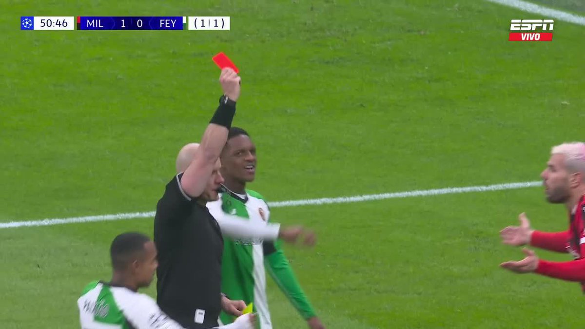 "Theo Hernández": Por su expulsión en el partido de Milan contra Feyenoord