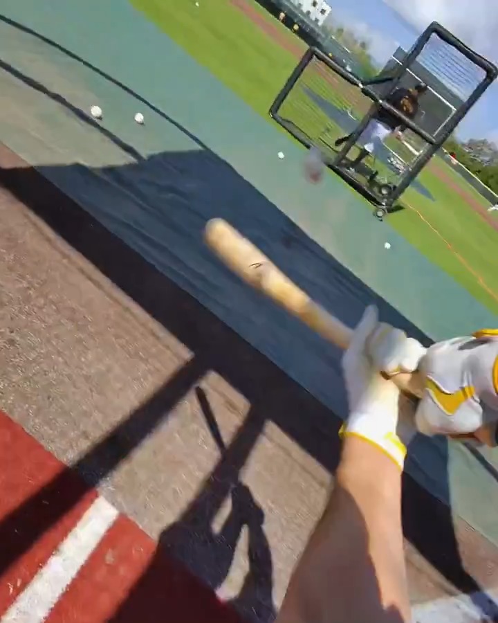 POV: You're Bryan Reynolds taking BP 👀