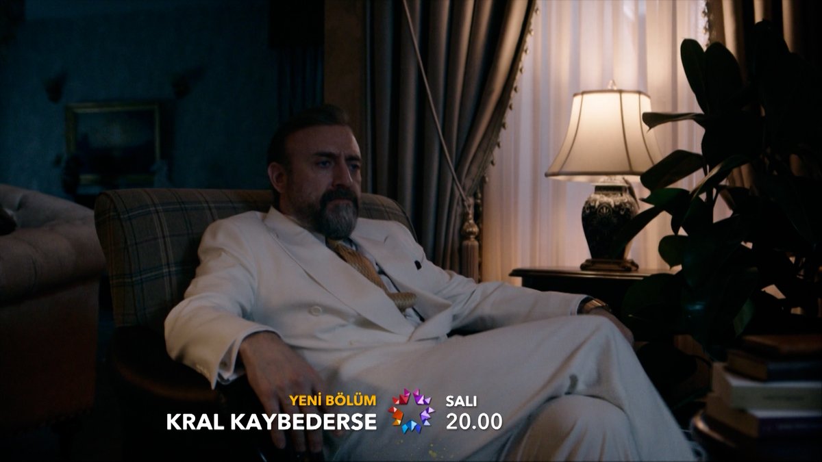 “Senin için çöküşün başladığı gün bugün.” #KralKaybederse yeni bölüm tanıtımı! 3. bölüm salı 20.00’de Star’da! Kral Kaybederse