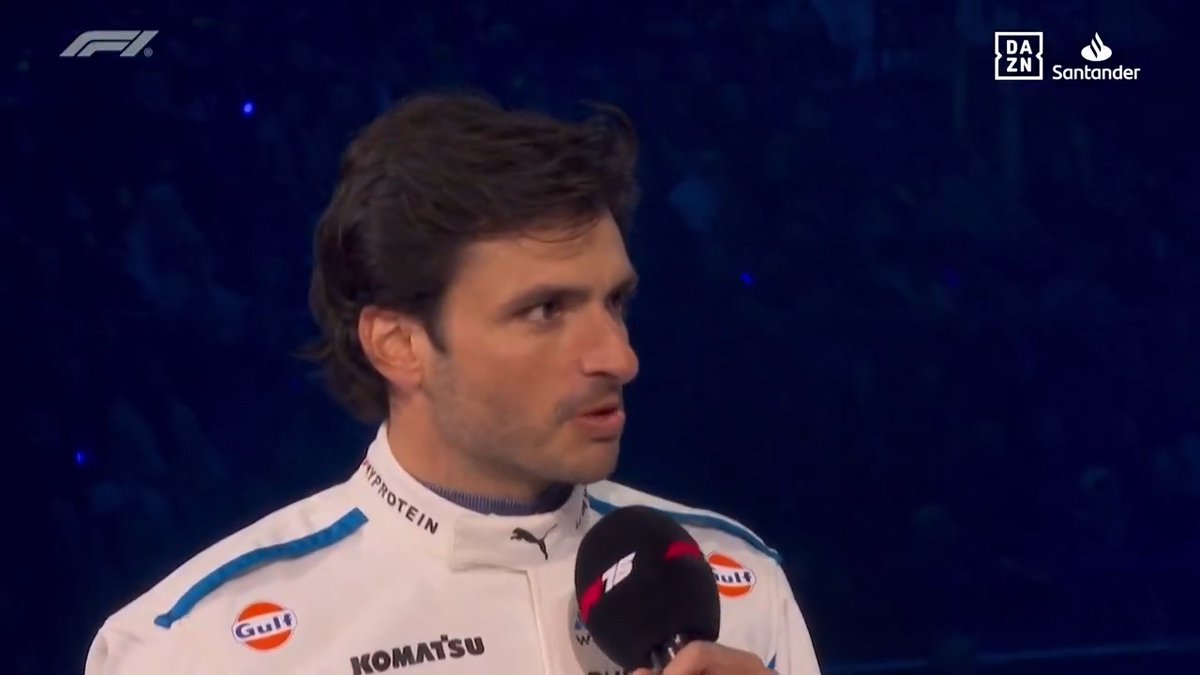 Así fue el MOMENTAZO con la aparición del equipo Williams y la LOCURA de los fans cuando habla Carlos Sainz 🤩 "Es mi mejor oportunidad de cantar 'Smooth Operator' en un estadio" 🤣😆 #DAZNF1
