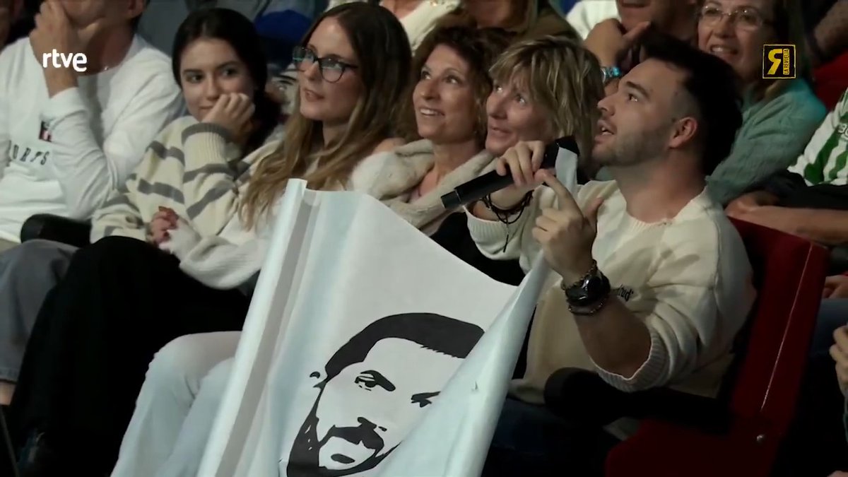 Lo que necesitaba el ego de Broncano, más carbón. #LaRevuelta