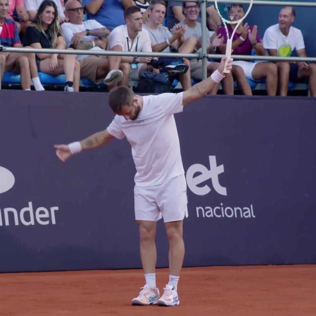Maverick. Magician. Moutet 🎩 Corentin Moutet sending the #RioOpen crowd wild!