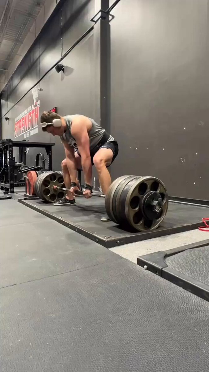 Rams punter Ethan Evans just deadlifted 800 pounds. THIS GUY IS A PUNTER! P-U-N-T-E-R