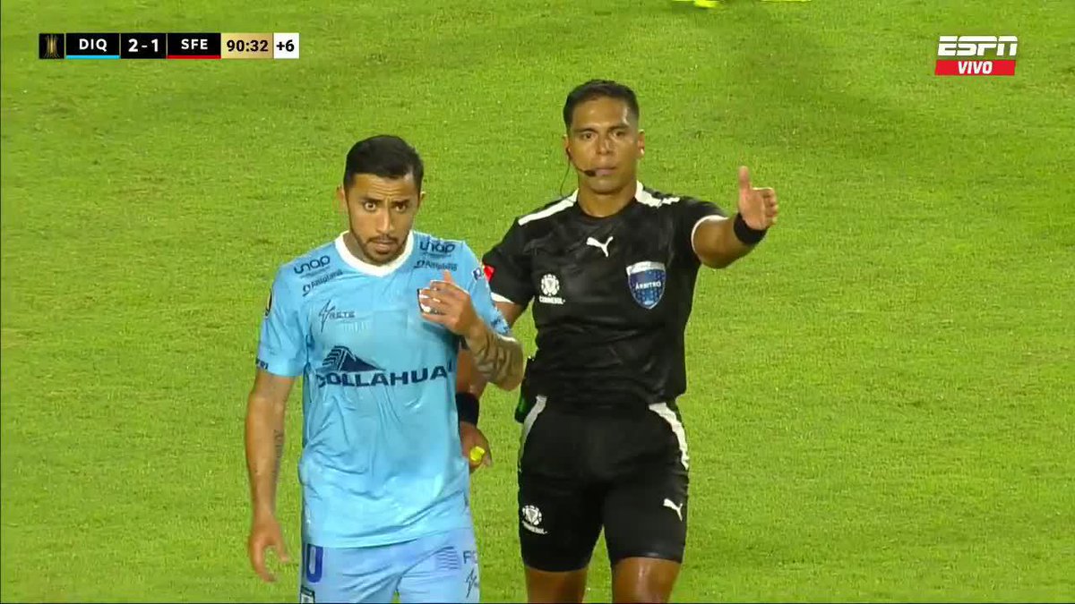 ¡APLAUSOS DE PIE PARA LA FIGURA DE LA CANCHA! Edson Puch anotó un doblete en la victoria por 2-1 de #Iquique ante Independiente Santa Fe por #Libertadores, y el público del Estadio Tierra de Campeones se lo reconoció sobre el final del partido.