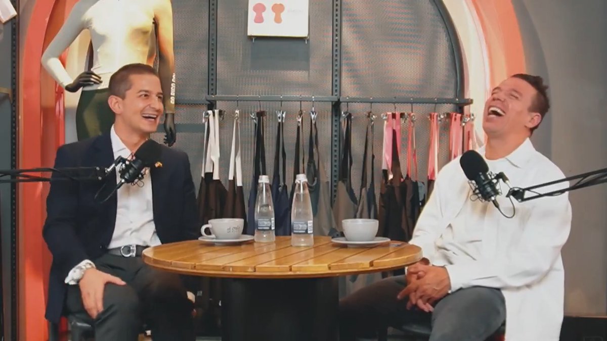 Entre risas y negocios con Rigoberto Urán Rigoberto Uran Una charla llena de historias, anécdotas y mucho humor. ðŽââïžðŒ Desde sus inicios en el ciclismo hasta su faceta como empresario, Rigo nos cuenta su visión de negocio, los retos y oportunidades que ve en el paÃs. ðšðŽ