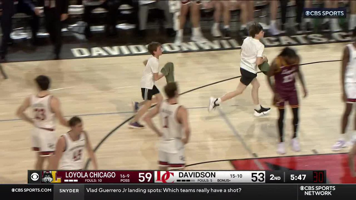 Shoutout towel guy! 😂 Loyola Men's Basketball
