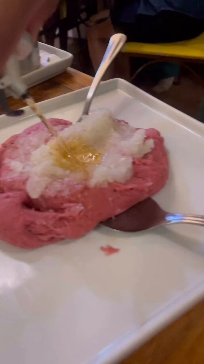 Apenas uma dica pública: a carne de onça da Mercearia Fantinato é a melhor do planeta. E ainda tem toda a produção ao vivo. Não vou ganhar nada por isso, mas é dever cívico indicar os melhores de cada categoria. Da caipirinha ainda estou atrás 😂