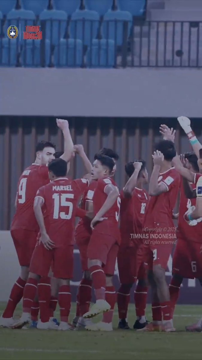 Hold your head up and play with 𝐩𝐫𝐢𝐝𝐞! ✊🏻 ‣ #KitaGaruda ‣ #TimnasDay