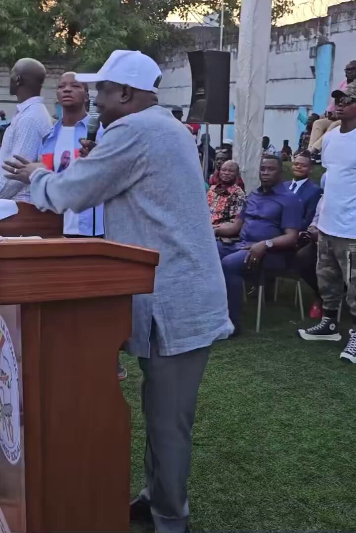 Le SG de l'UDPS Augustin KABUYA parle de la trahison. Il pose la question : «Entre Kabila et Tshisekedi, qui a trahi le pays ?»
