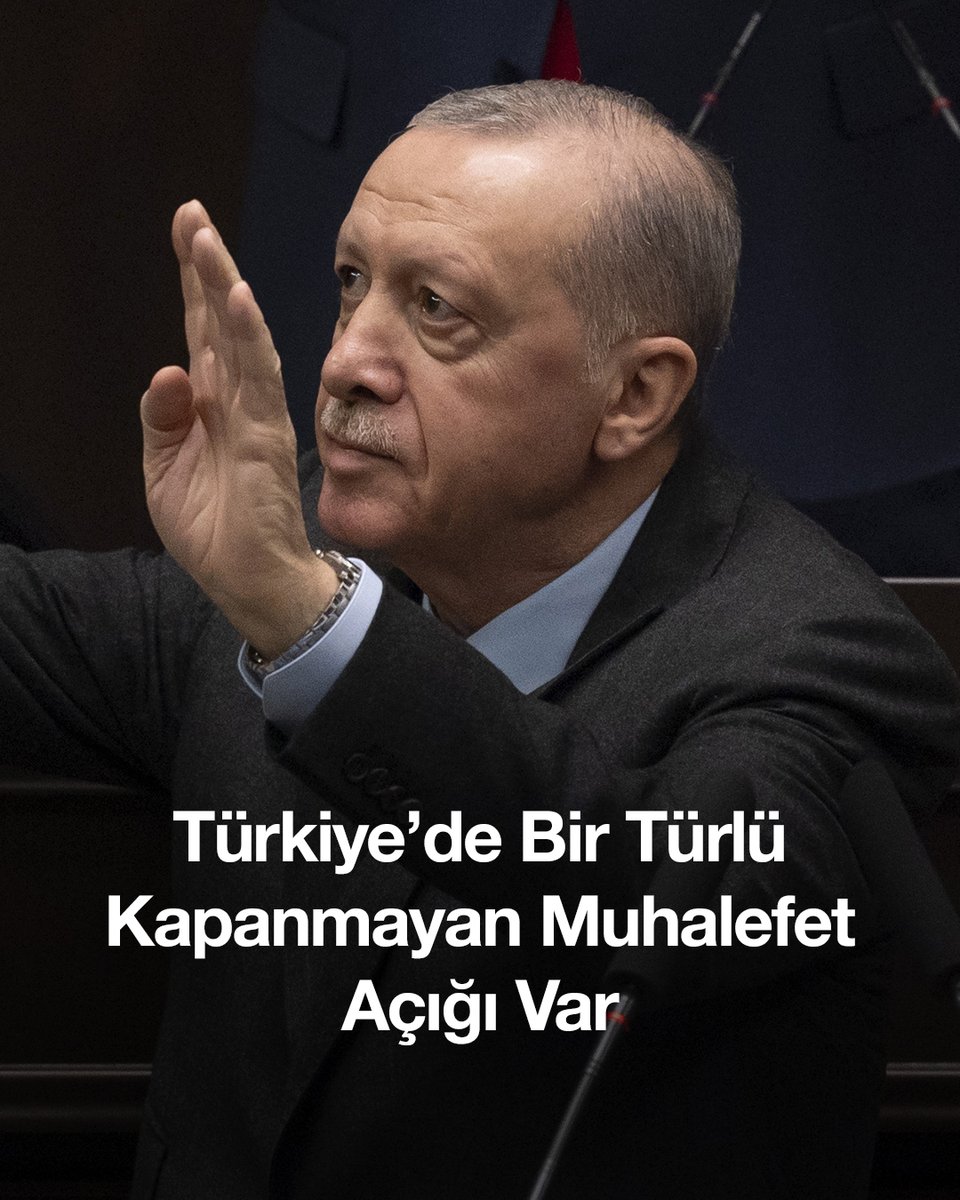 CHP’de gelenin gideni aratma geleneği Sayın Özel’le de bozulmadı. CHP liderinin siyasi ciddiyetten ve olgunluktan yoksun trajikomik hallerine baktıkça bu partiye oy veren vatandaşlarımız adına biz üzülüyoruz.