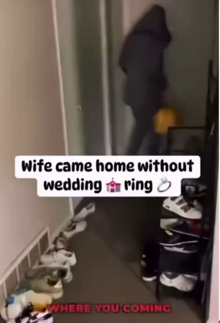 Wife comes home without her wedding ring 💀💀