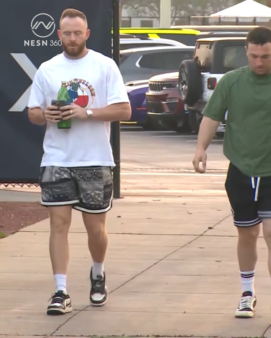 Every time I’ve seen Story or Bregman together in the past week, the other is right there too. Love to see the early connection between the two.