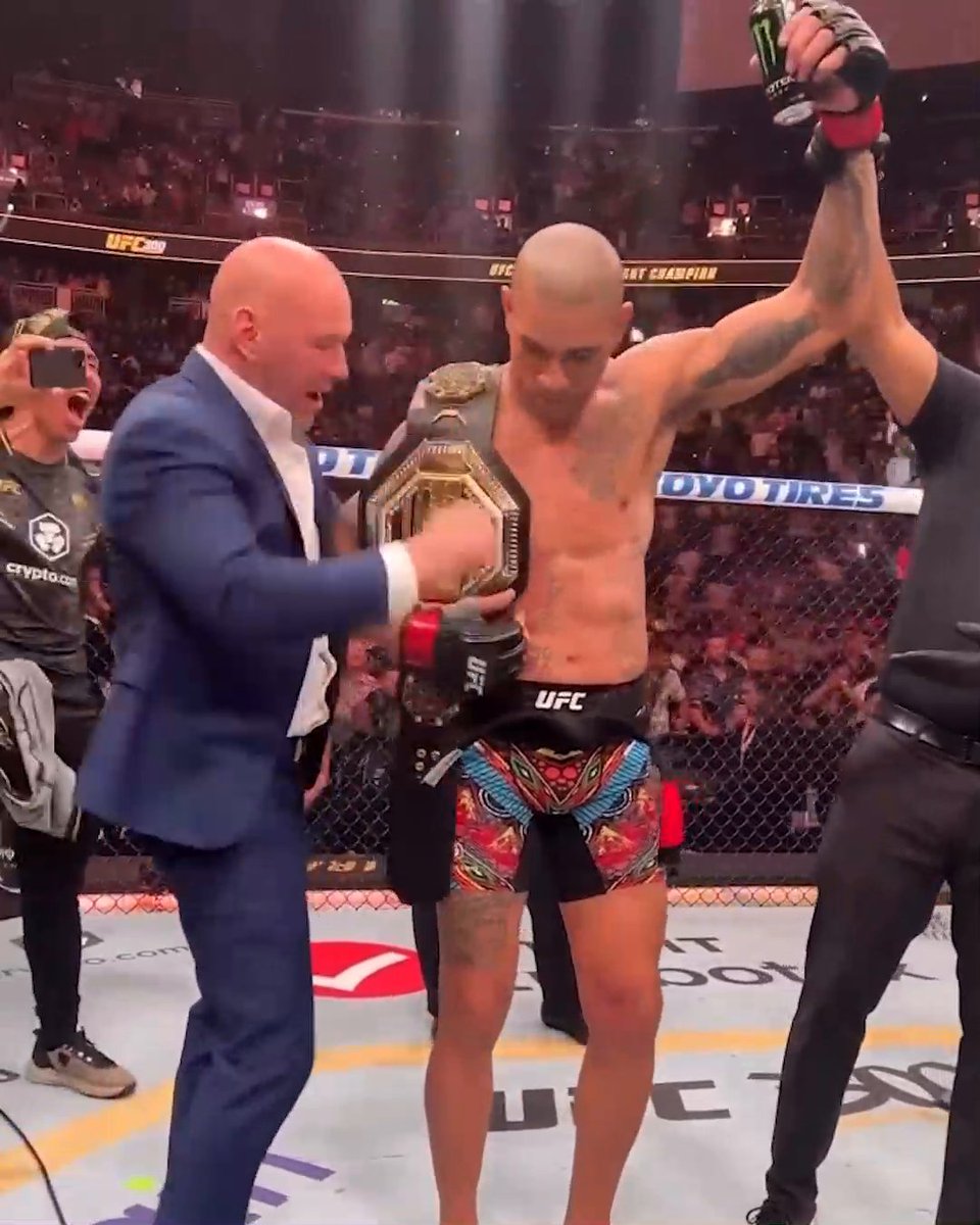 Never forget when Dana White put Alex Pereira's belt over his shoulder rather than his waist to not cover the BJJ black belt he was awarded after his KO win at UFC 300 🥋 What a special moment 👏 #UFC313 (🎥 danawhite)