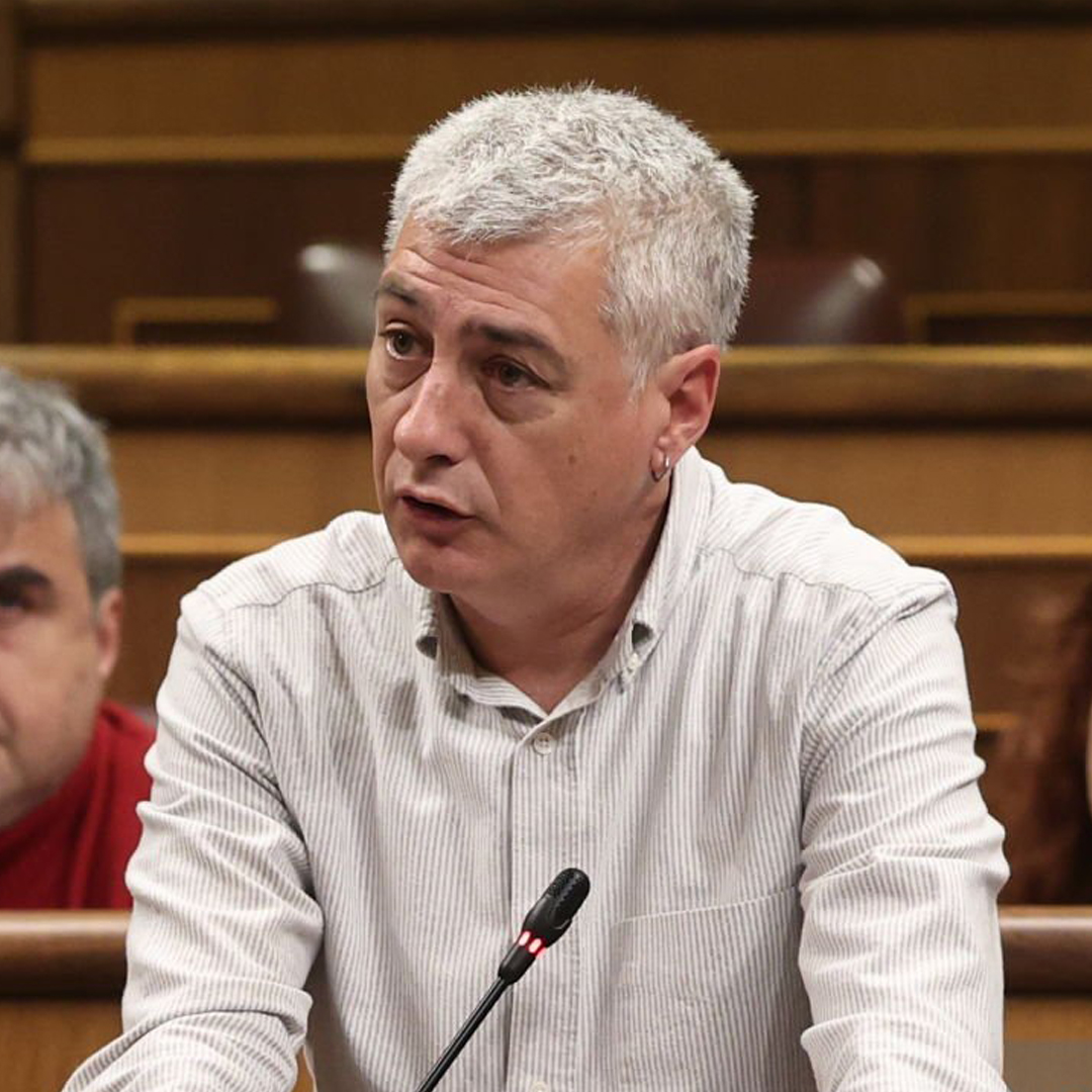 .Oskar Matute al PP: «La okupación ha existido siempre, también cuando los franquistas tomaron las tierras y propiedades de otros para ponerselas a su nombre. Entiendo que no quieran tirarse piedras sobre su tejado».