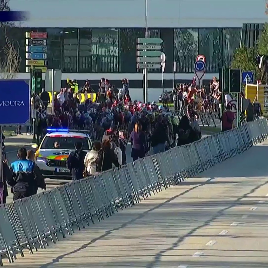 This is the most ridiculous thing I’ve ever seen. 😂 #VoltaAoAlgarve