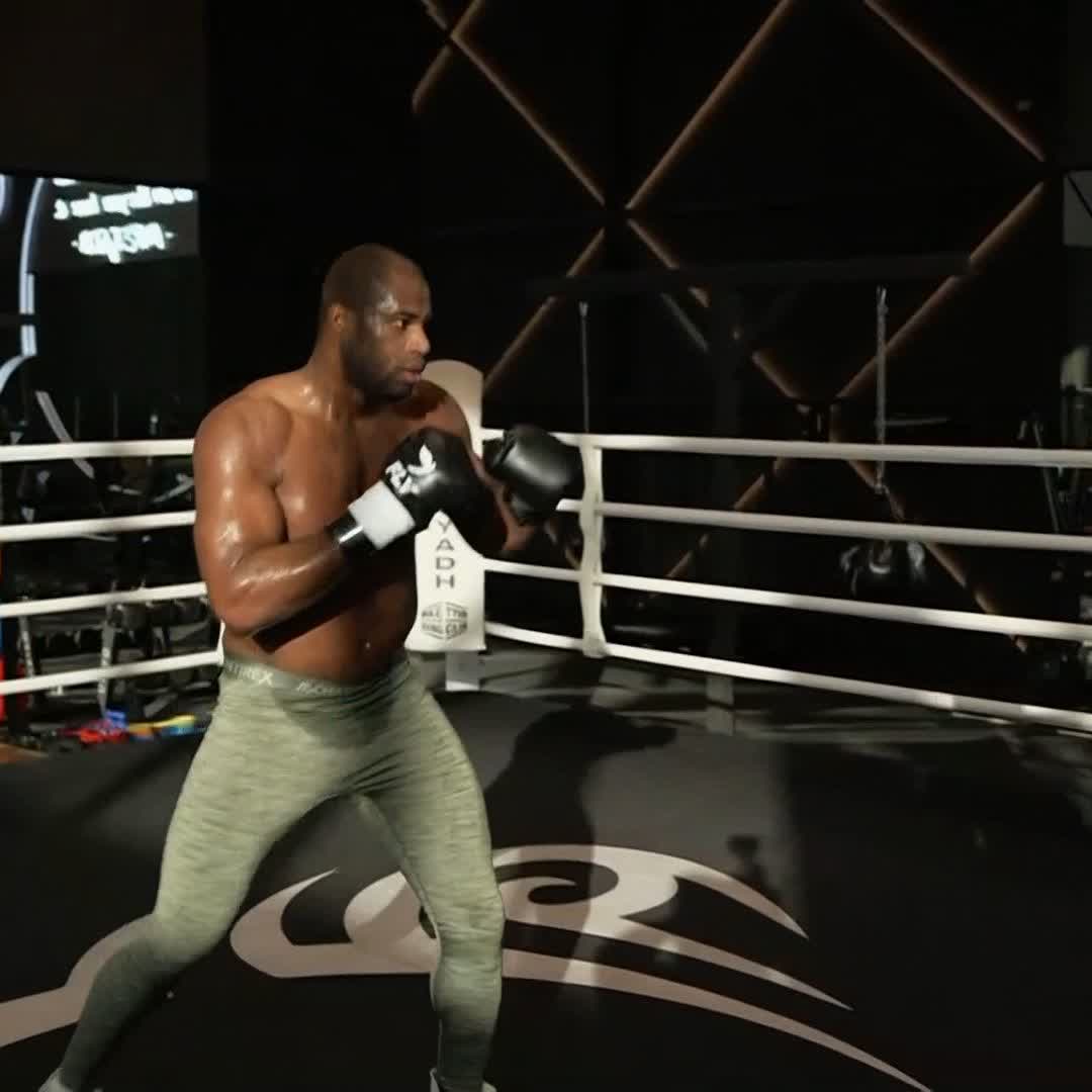 THAT SPEED &amp; POWER! 😮‍💨 EXCLUSIVE behind-the-scenes training with Daniel Dubois 💥 #DuboisParker |#RiyadhSeason | Sky Sports Box Office