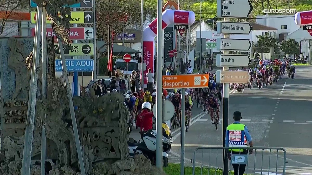 😱 Increíble. El pelotón se equivoca de camino y Filippo Ganna se lleva la etapa por no desviarse de la ruta 🚴♂️ #VoltaAlgarve