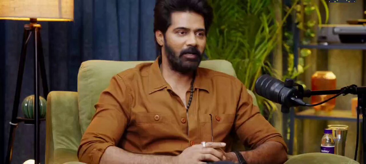 Actor Actor Naveen Chandra about #AVSR movie and Jr NTR mass following in Ballari 😱💥 20-30 villages nunchi different vehicles lo ravatam endi tiger 🥵🔥🔥 AravindaSametha changed my life - Naveen Chandra ❤️😍 #JrNTR #ManOfMassesNTR