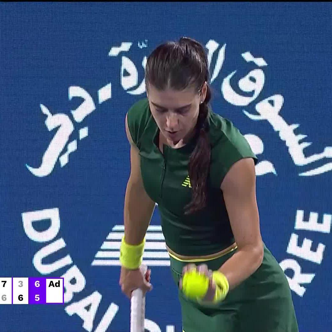 Late night session in Dubai 🌙 Sorana Cirstea puts on a show she defeats Navarro 7-6(5), 3-6, 7-5 and secures the last seat in the final eight. #DDFTennis