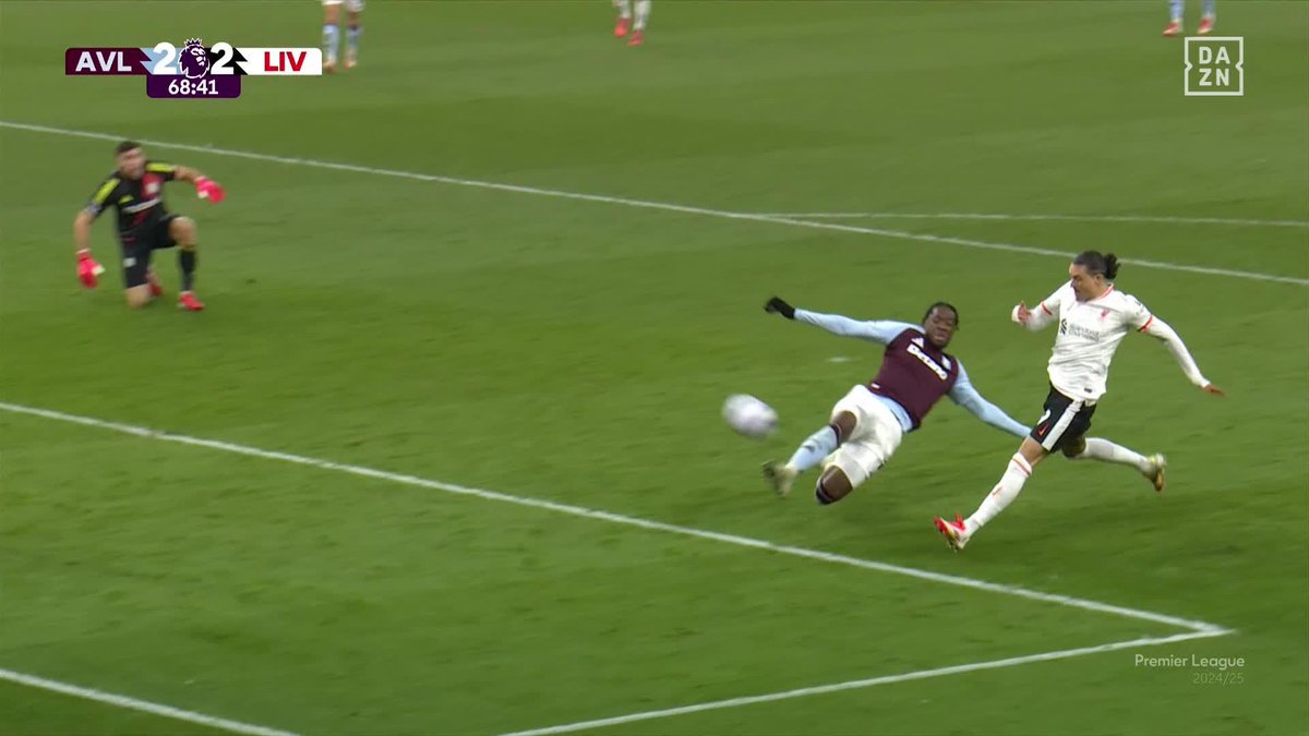 ¡PARECÍA IMPOSIBLE FALLARLO! 🤯 Darwin Núñez tuvo la victoria del Liverpool en sus botas pero la mandó fuera y los Reds no pasaron del empate en Villa Park #PremierLeagueDAZN 🏴󠁧󠁢󠁥󠁮󠁧󠁿⚽️