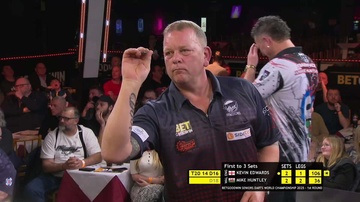 HUNTLEY GETS HIS WIN 🏴 At the third time of asking, Mike Huntley wins on the Circus Tavern stage!