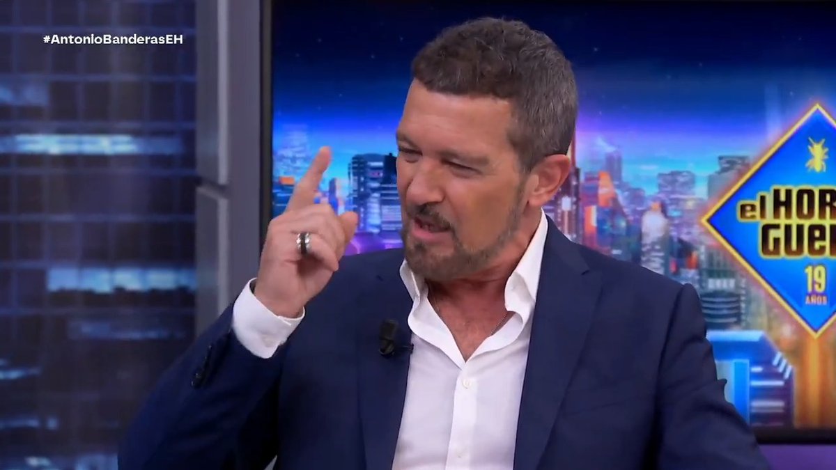 ¿Cuál es la cosa más rara que te sabes de memoria? Antonio Banderas nos sorprende recitando unos versos de Calderón de la Barca #AntonioBanderasEH