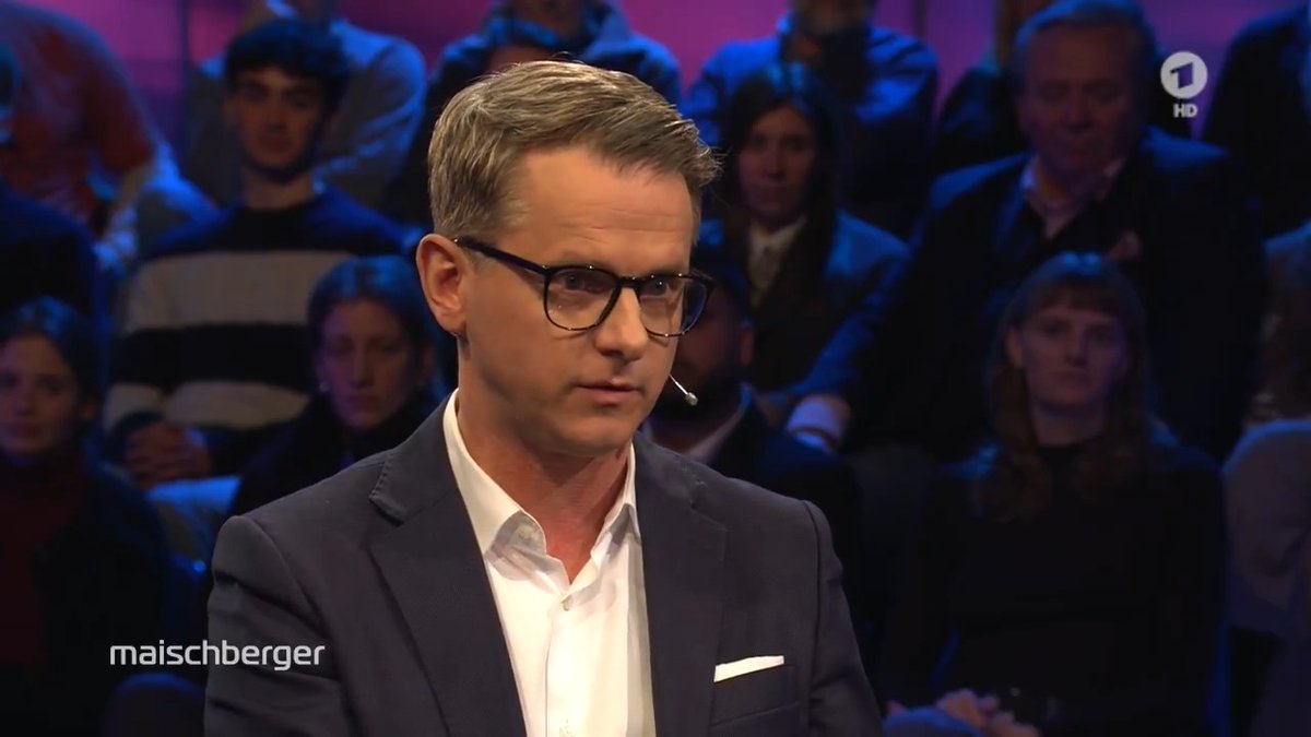 Zu viele Menschen würden das #Bürgergeld ausnutzen, erklärt CDU Deutschlands-Generalsekretär Carsten #Linnemann. Es müsse heißen: „Wenn jemand arbeiten kann, der muss arbeiten gehen, ansonsten gibt es keine #Sozialleistungen.“ #maischberger Das Erste