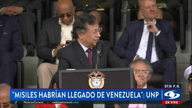 Luego de la denuncia del presidente Petro sobre el plan para atentar contra su vida, el director de la UNP, Augusto Rodríguez, aseguró que los misiles de los que habló el mandatario llegaron de Venezuela. Más en
