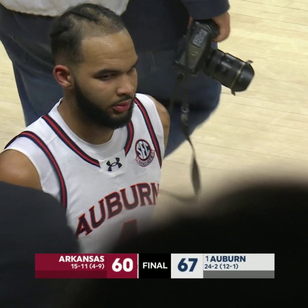 No. 1 Auburn holds off the upset against Arkansas‼️ Now up to 24 wins in the season 🙌