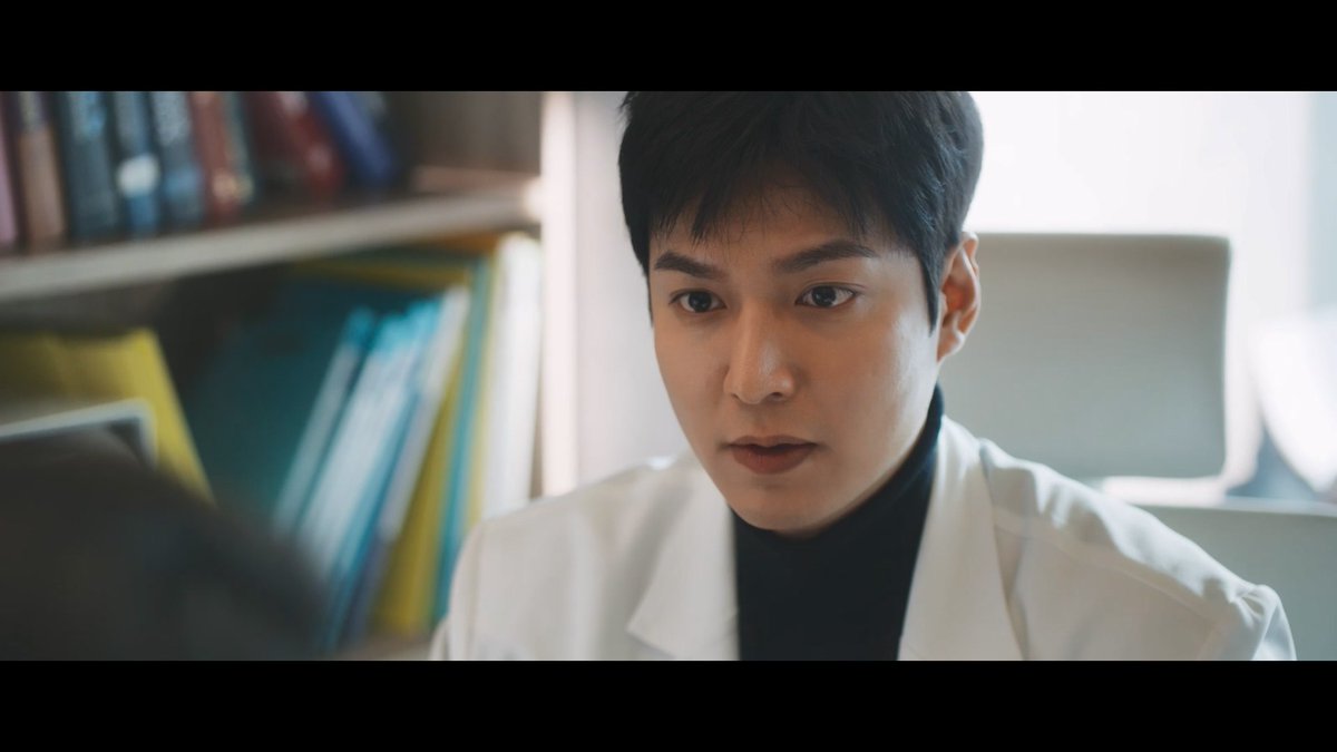 우주 가는 여친에게 술 선물하는 철 없는 연하 남친 이민호