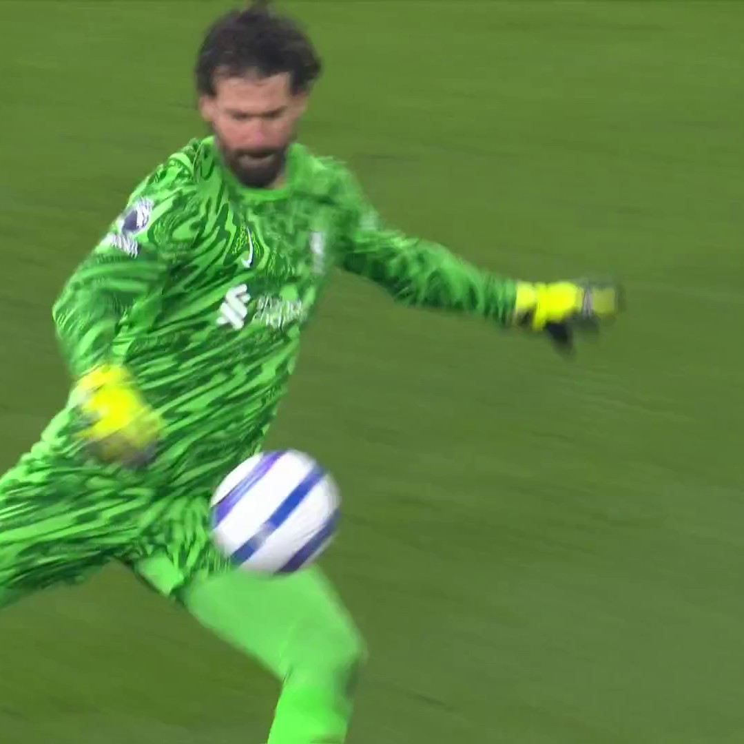 Still thinking about this pass from Alisson against Aston Villa ๐ซ