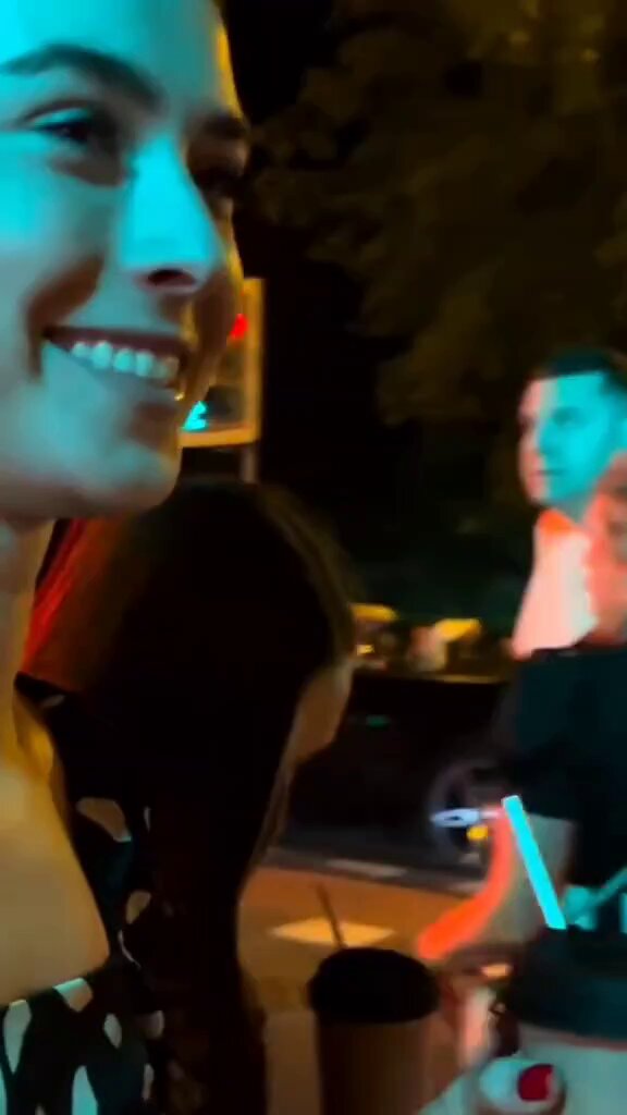 Che tristezza vivere a Mosca; strade pulite, non vedi una risorsa della sinistra, non vedi spazzatura profumata tipo Roma, non c'è spaccio, scippi, rapine, borseggiatrici, violenza, e poi non vedere quello che fa pipì e kakka per strada con il bidet finale na tristezza.