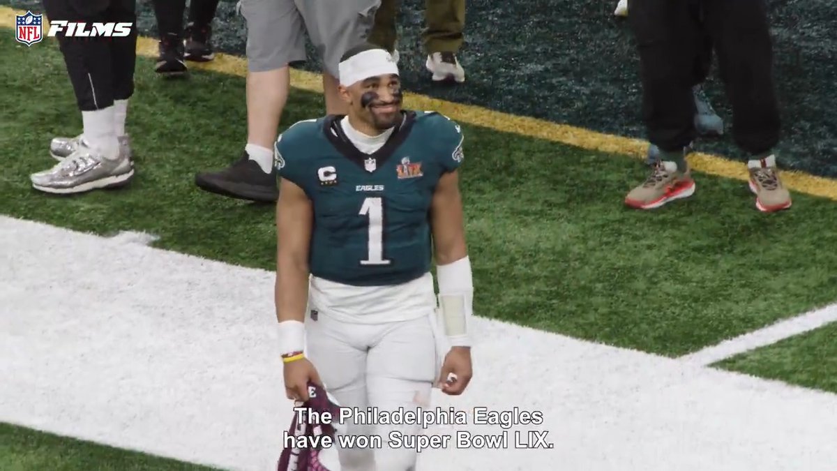 Can confirm that Jalen Hurts did in fact crack a smile 😊