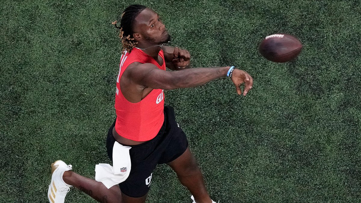 "That's easy. That's effortless. That's perfect." Joe Milton III put on a show last year 🚀 📺: 2025 #NFLCombine starts Feb. 27 on NFL Network 📱: Stream on #NFLPlus