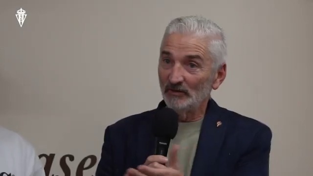 😉 "Está la 𝒄𝒐𝒔𝒊𝒏𝒂 ahí".