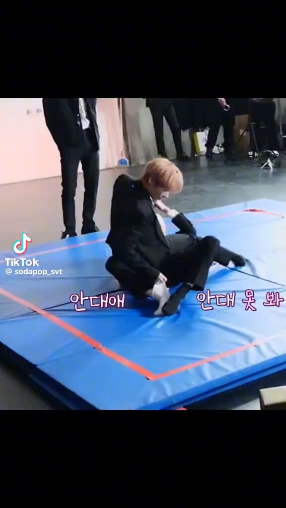 THIS IS TAKING ME OUTT SKSHSKSHA