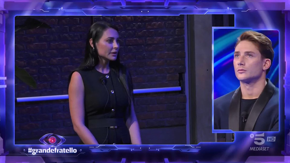 È il momento di un faccia a faccia tra Mariavittoria e Alfonso 🔥 #GrandeFratello