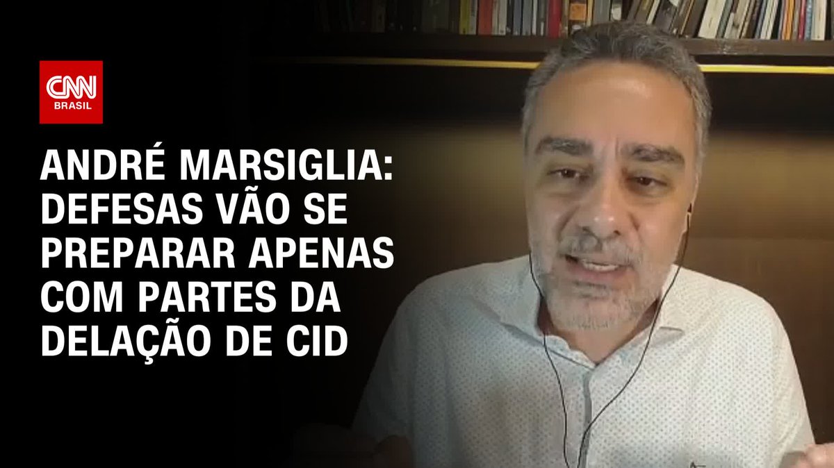 André Marsiglia, advogado e professor de Direito Constitucional, comentou se 15 dias é o suficiente para as defesas prepararem uma resposta à denúncia da PGR. Marsiglia disse que não é suficiente e que os autos deveriam ter sido entregues para as defesas desde o começo #CNNArena