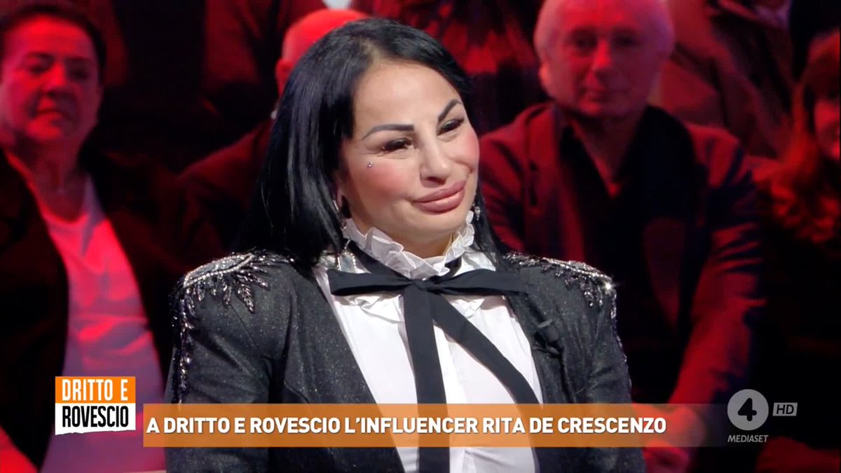 Chi è l'influencer Rita De Crescenzo? "Mi considero una napoletana cambiata e una tiktokiana, i vip li faccio fare agli altri" #DrittoeRovescio in diretta su #Rete4 e in streaming su Mediaset Infinity