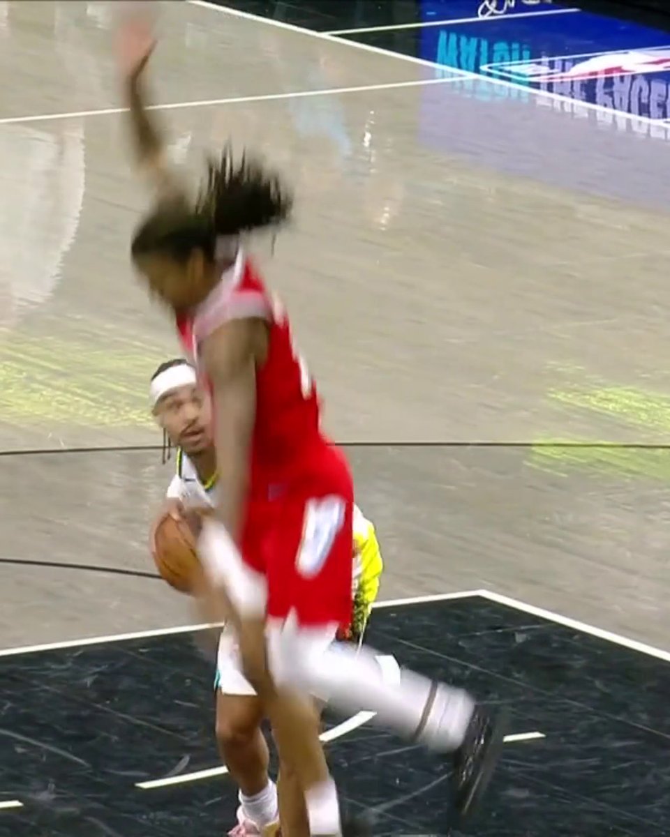 Nembhard sent Ja flying with this fake 😮