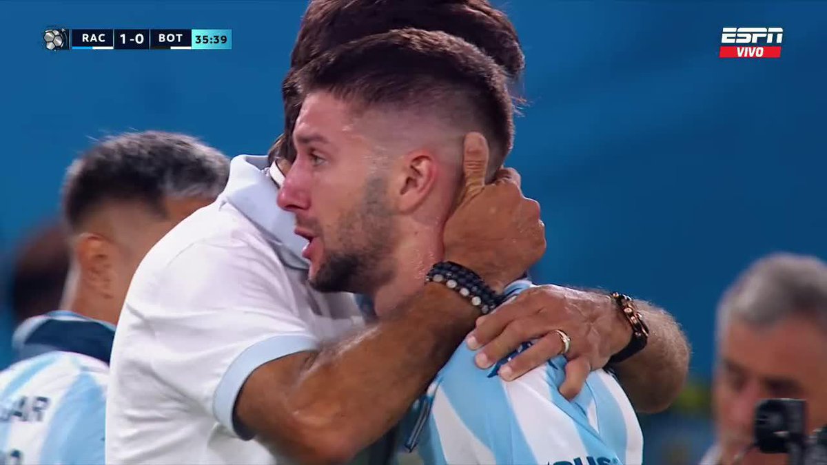 La vida es una mierda, verlo llorar me partió el alma. Gracias por hacer lo que tenías que hacer. Te amamos.