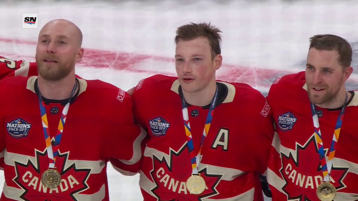Singing O Canada loud and proud after winning the #4Nations Face-Off. 🇨🇦 What a feeling.