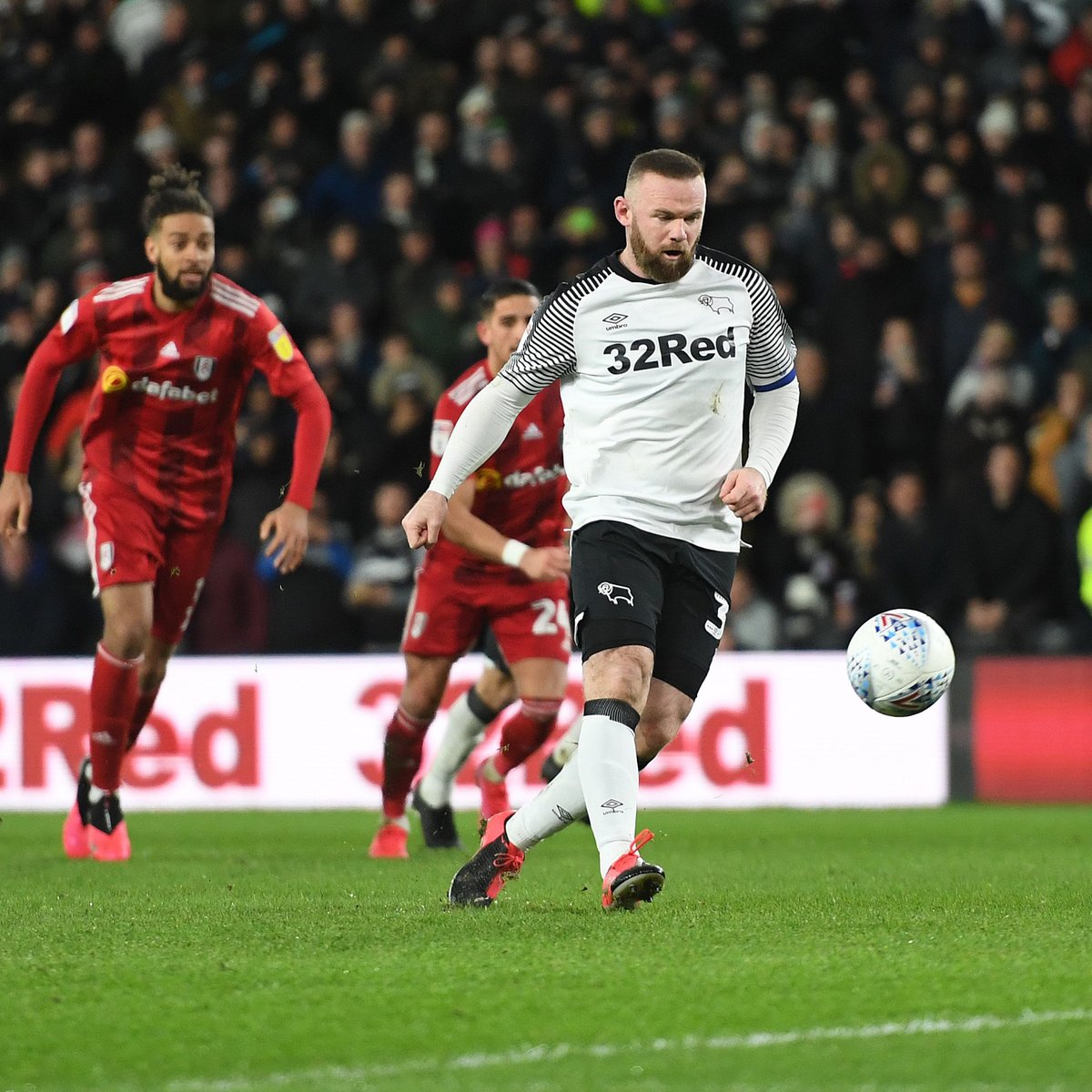 On This Day in 2020, Wayne Rooney registered his 500th English League appearance in style as he Panenka'd this penalty 👌 #DCFC