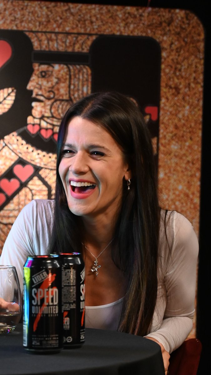 Violeta Urtizberea: "No me gusta saludar y quedo mal con medio planeta" 📌Mirá la entrevista completa del Pollo Álvarez acá