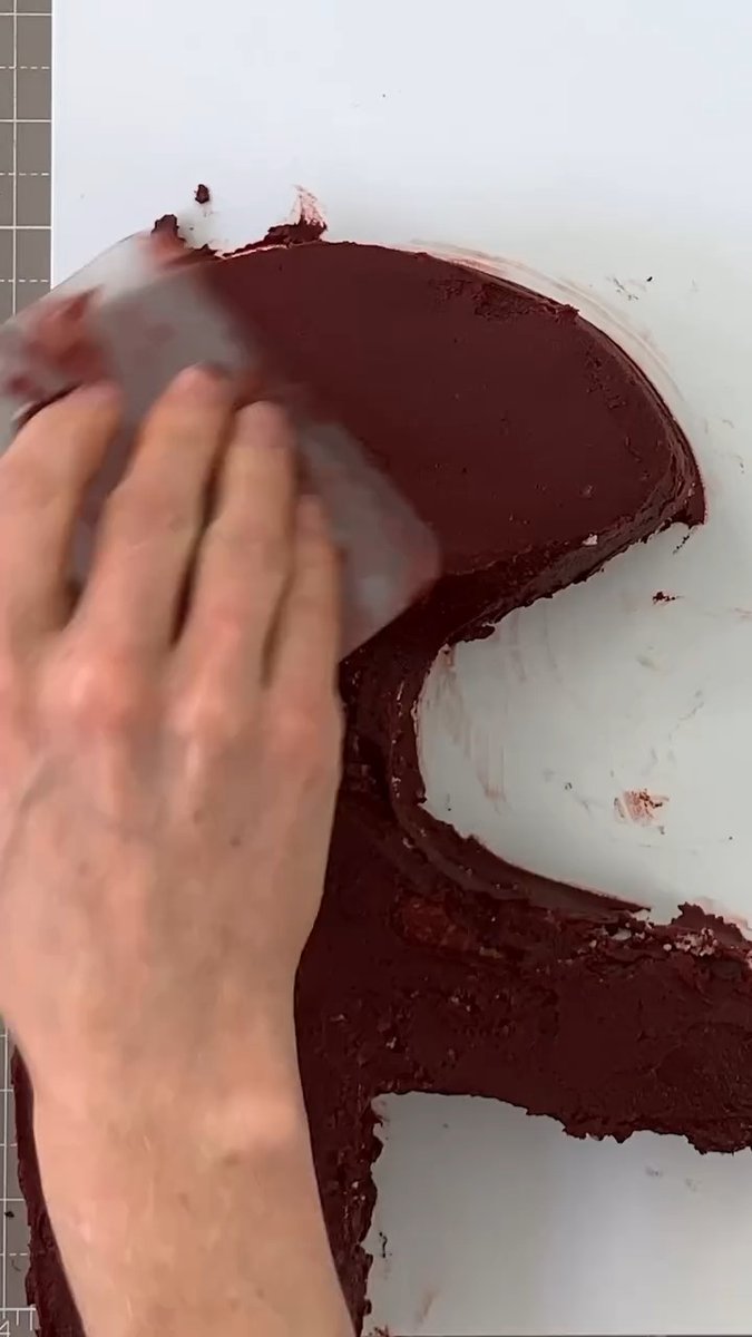 Our Creator Highlight of the Week goes to Zoe's Fancy Cakes Ltd for this deliciously accurate re-creation of Venom as a cake. Who wants a slice? ⚫ 🍰