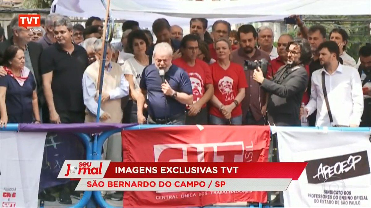 Enquanto o outro diz que tá cagando pra justiça, Lula foi na barba deles e provou a sua inocência.