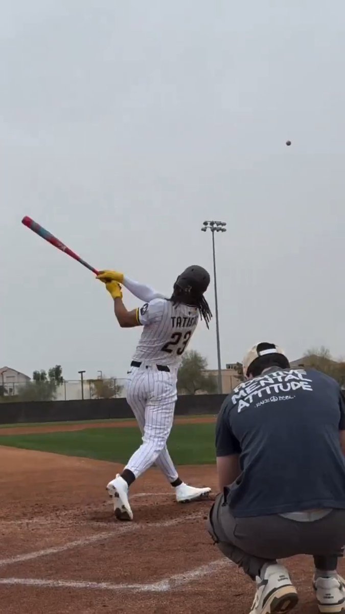 That bat crack 💥🤯 (via victussports/IG)