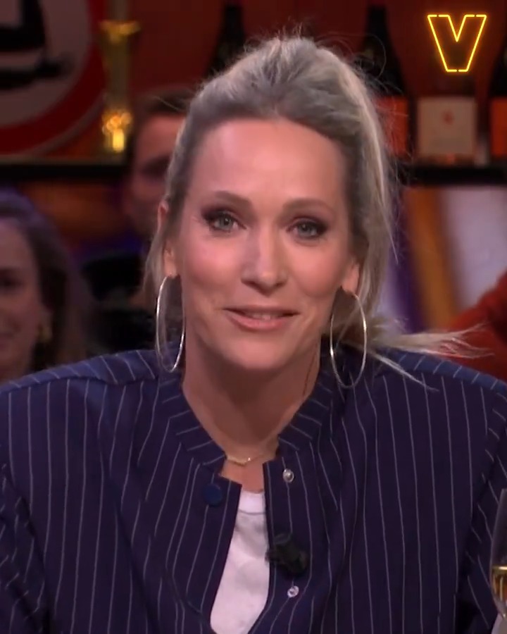 Vanavond op de plek van Wilfred bij Vandaag Inside: Hélène! 😁 #vandaaginside