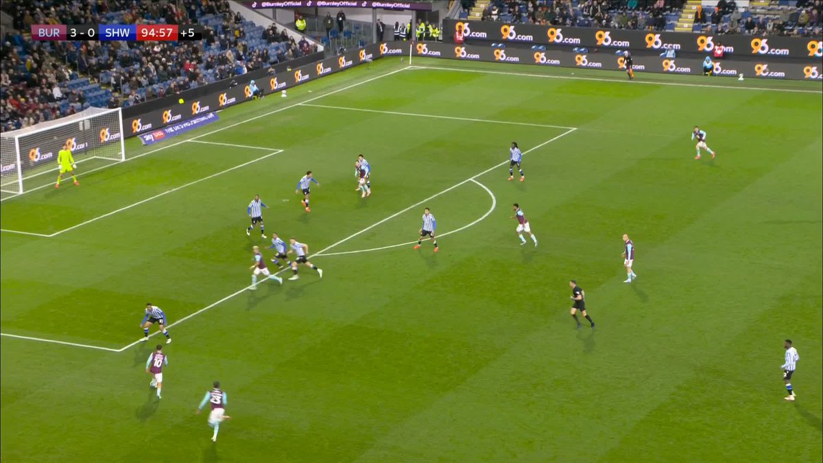 What a strike from Manuel Benson 🤯 Those replays 🤤