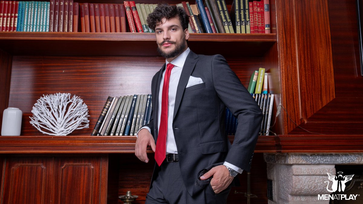 #TGIF #FeatureFriday Has the jury reached a verdict? 😈 Watch the award-nominated series, "Diary of an Attorney." Cristian Sam Magnus Loki SAMUEL HODECKER Sancho Ruslan Angelo 50% ‼️ OF @GuillaumeWayne1 Ricky Hard (Barcelona 13-20th Jan)